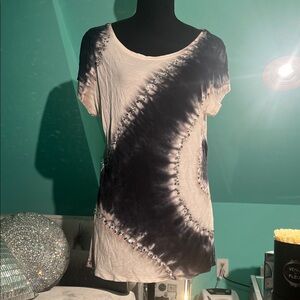 INC International Concepts Black and White Swirl Tee